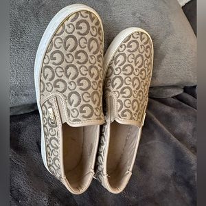 ✨Guess Fashionable flats✨